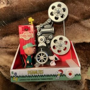 Peanuts Animated Musical Table Piece